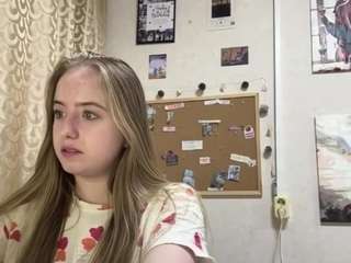 Live webcam model margueritebabeu on Soda Cams