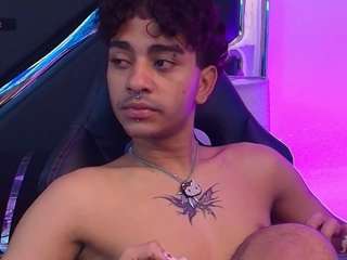 MikeOtthon — LIVE on Camsoda