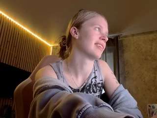 Live webcam model othagassel on Soda Cams