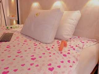 Live webcam model sophia-royce on Soda Cams