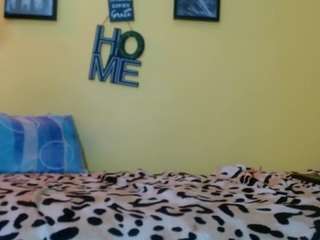 18dulcegatita webcam