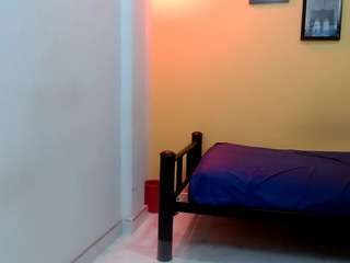 18dulcegatita webcam