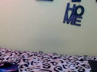 18dulcegatita webcam