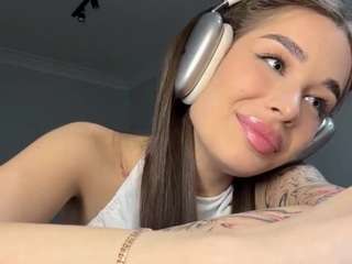 Live webcam model arceliacaminiti on Soda Cams