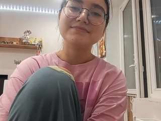 Live webcam model astridvermilyea on Soda Cams