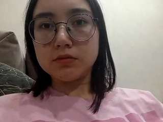 Live webcam model astridvermilyea on Soda Cams