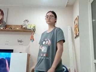 Live webcam model astridvermilyea on Soda Cams