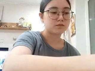 Live webcam model astridvermilyea on Soda Cams