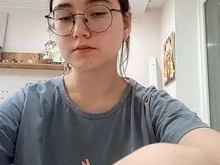 Live webcam model astridvermilyea on Soda Cams