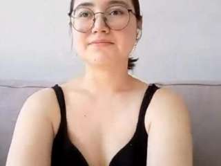 astridvermilyea's CamSoda show and profile