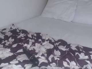 le modèle bella2025workmanship est en webcam porno dans un show sur le site camsoda, il possède les tags suivants: black hair,blowjob,brown eyes,dildo or vibrator,dirty talk,drinking,erotic dance,fingering,lovense,no smoking,striptease,toys,hd