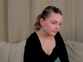 Live webcam model dellaberliner on Soda Cams