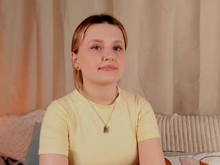 dellaberliner's CamSoda show and profile