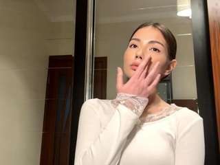 Live webcam model felisaharvath on Soda Cams