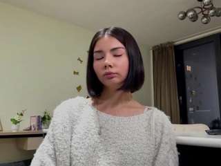 felisaharvath, female webcam model,  years old, on live webcam