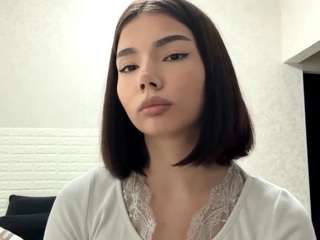 FelisaHarvath live cam — average, black hair, young adult