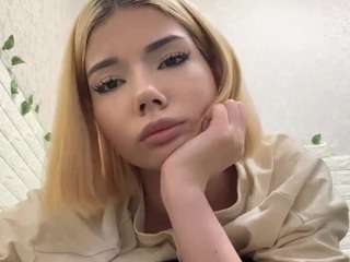 Felisaharvath's cam show statistics and live stream