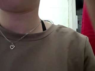 jacquiesours's CamSoda show and profile