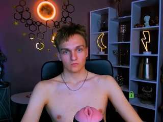 Image 1 of jake-wilders, male webcam model,  years old, on live webcam