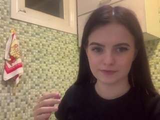 Live webcam model karolebelen on Soda Cams