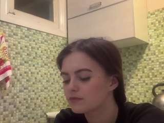 Live webcam model karolebelen on Soda Cams