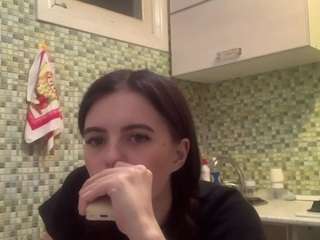 Live webcam model karolebelen on Soda Cams