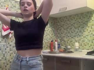 Live webcam model karolebelen on Soda Cams