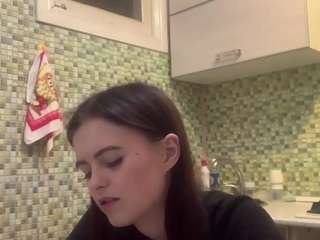 Live webcam model karolebelen on Soda Cams