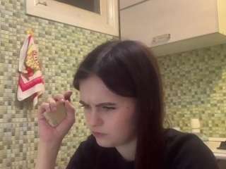 Live webcam model karolebelen on Soda Cams