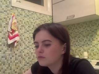 Live webcam model karolebelen on Soda Cams