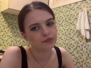 Live webcam model karolebelen on Soda Cams