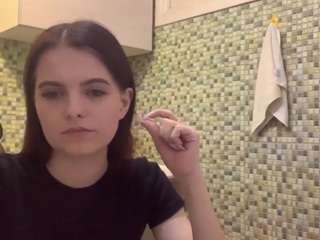 Live webcam model karolebelen on Soda Cams