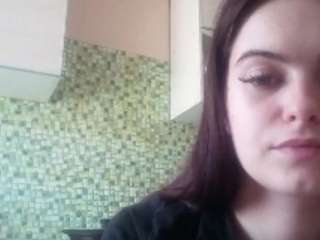 Live cam show with KaroleBelen