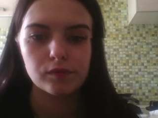 Live cam show with KaroleBelen