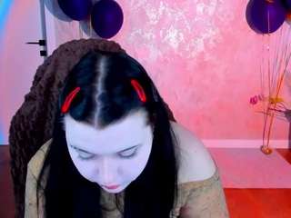 kira-gold Live Webcam on CamSoda