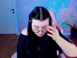 kira-gold Live Webcam on CamSoda