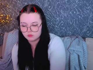 kira-gold webcam