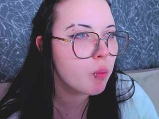 kira-gold webcam