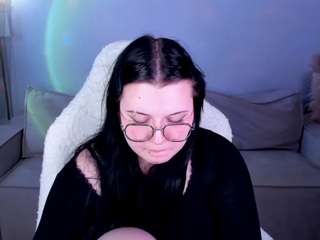 kira-gold Live Webcam on CamSoda