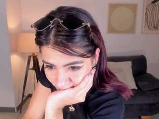 Live webcam model lillysolem on Soda Cams