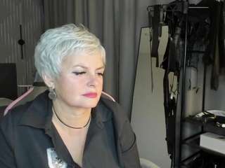 linda-zefir Live Webcam on CamSoda