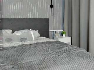 linda-zefir Live Webcam on CamSoda