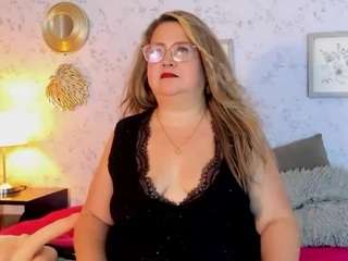 martina-curvy Live Webcam on CamSoda