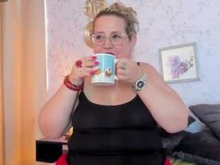 martina-curvy webcam
