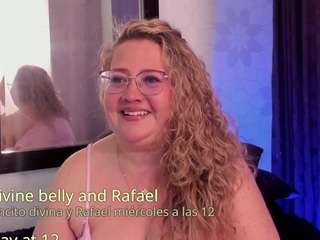 martina-curvy