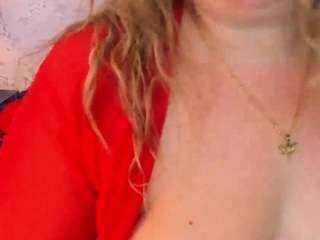 martina-curvy