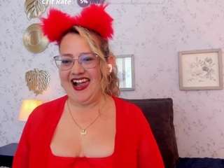 martina-curvy