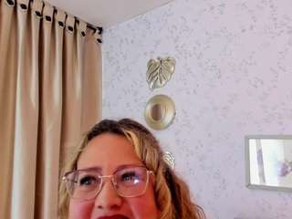 martina-curvy live cam preview