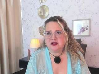 martina-curvy live cam preview
