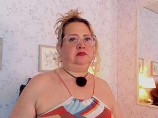 martina-curvy live cam preview